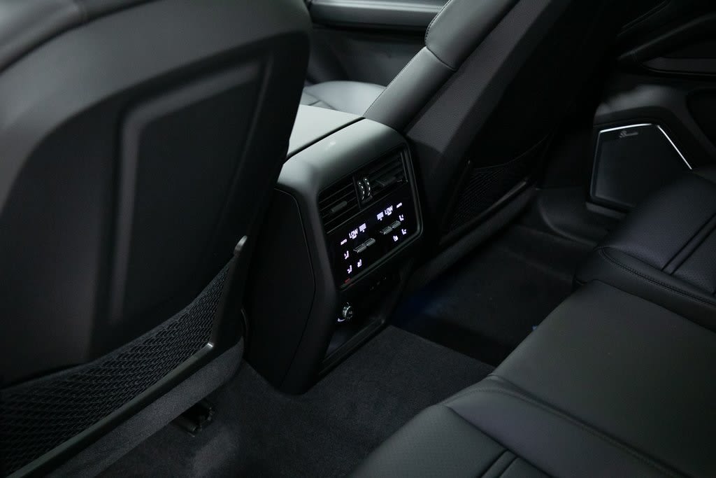 Thumbnail: 2025 Porsche Cayenne - 31