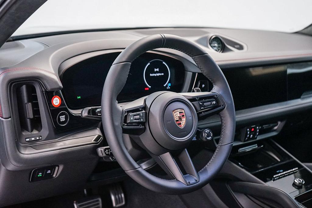 Thumbnail: 2026 Porsche Cayenne - 2