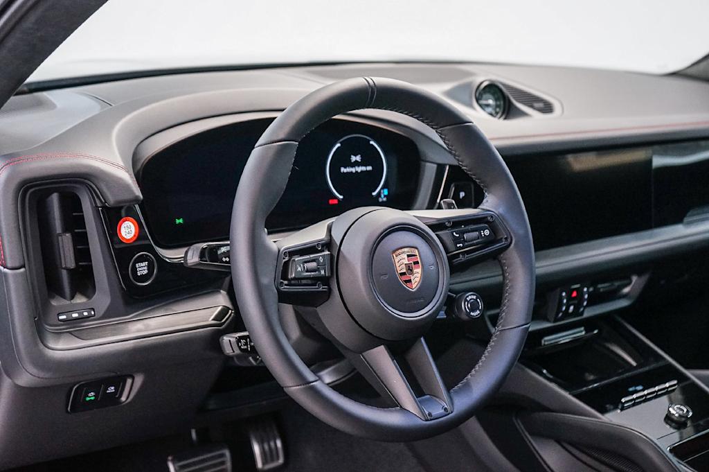 Thumbnail: 2026 Porsche Cayenne - 2