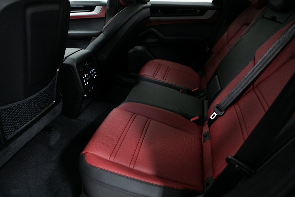 Thumbnail: 2026 Porsche Cayenne - 30