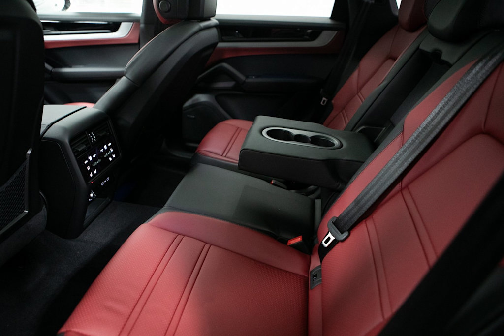 Thumbnail: 2026 Porsche Cayenne - 32