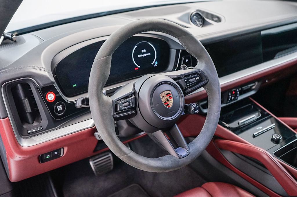 Thumbnail: 2024 Porsche Cayenne - 2