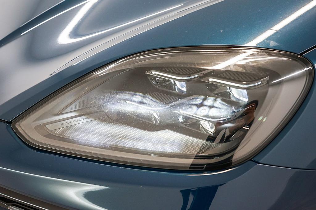 Thumbnail: 2024 Porsche Cayenne - 24