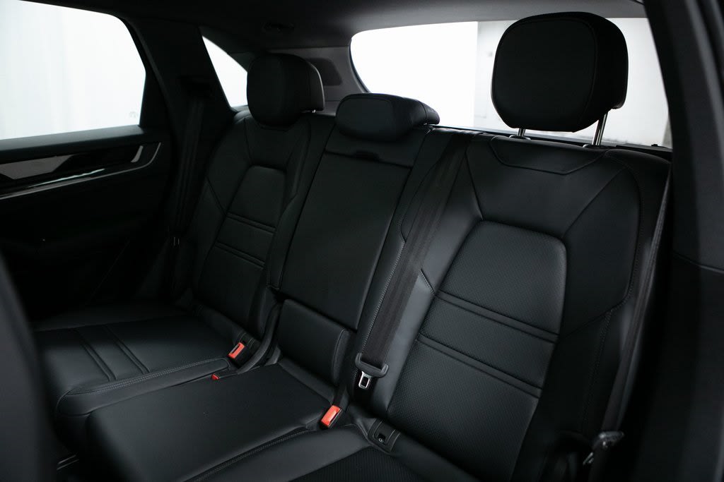 2024 Porsche Cayenne S 41