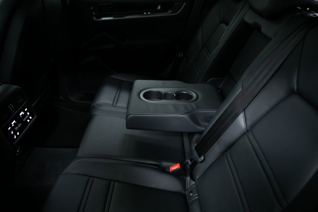 2024 Porsche Cayenne S 40