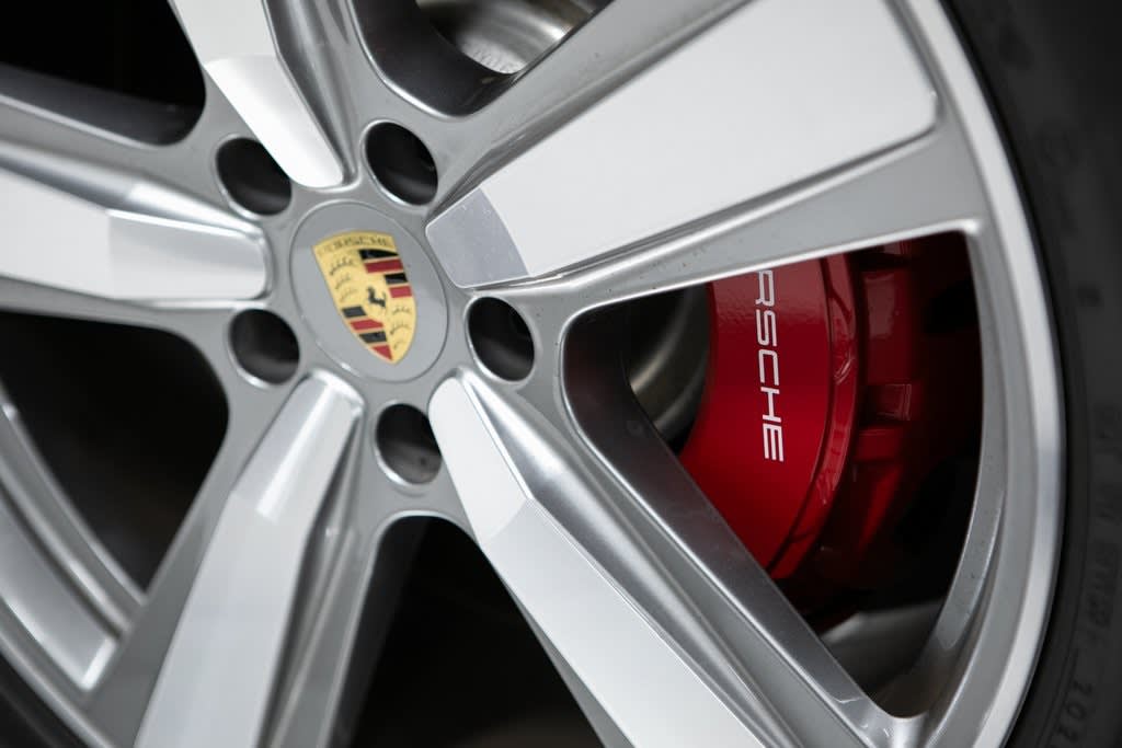2024 Porsche Cayenne S 24
