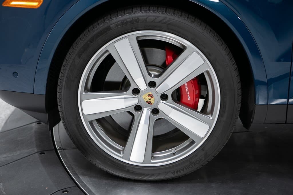 2024 Porsche Cayenne S 8