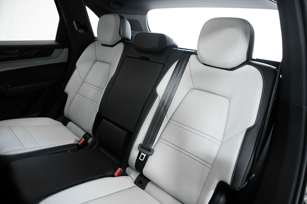 Thumbnail: 2026 Porsche Cayenne - 39