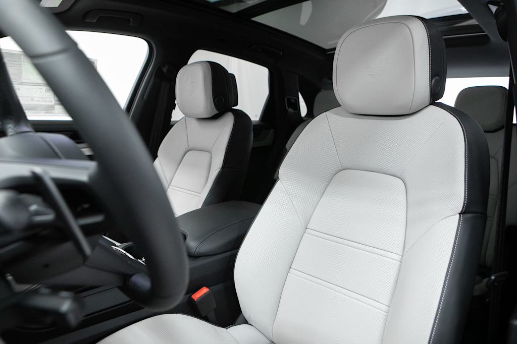 Thumbnail: 2026 Porsche Cayenne - 10