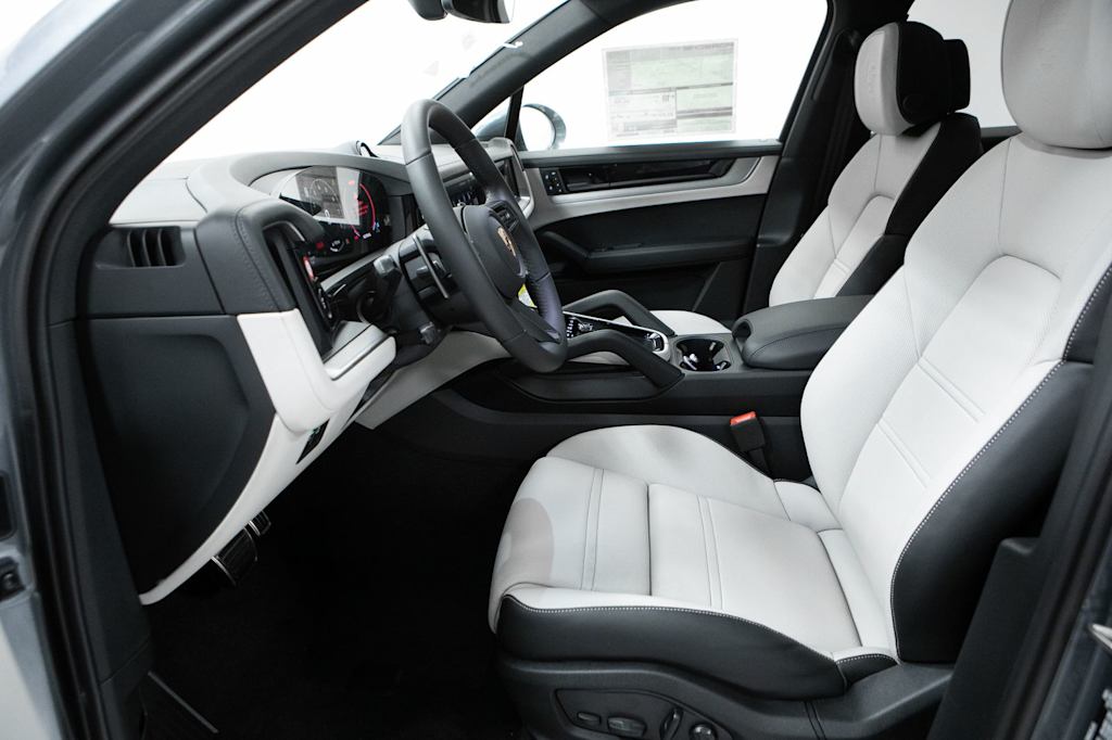 Thumbnail: 2026 Porsche Cayenne - 11