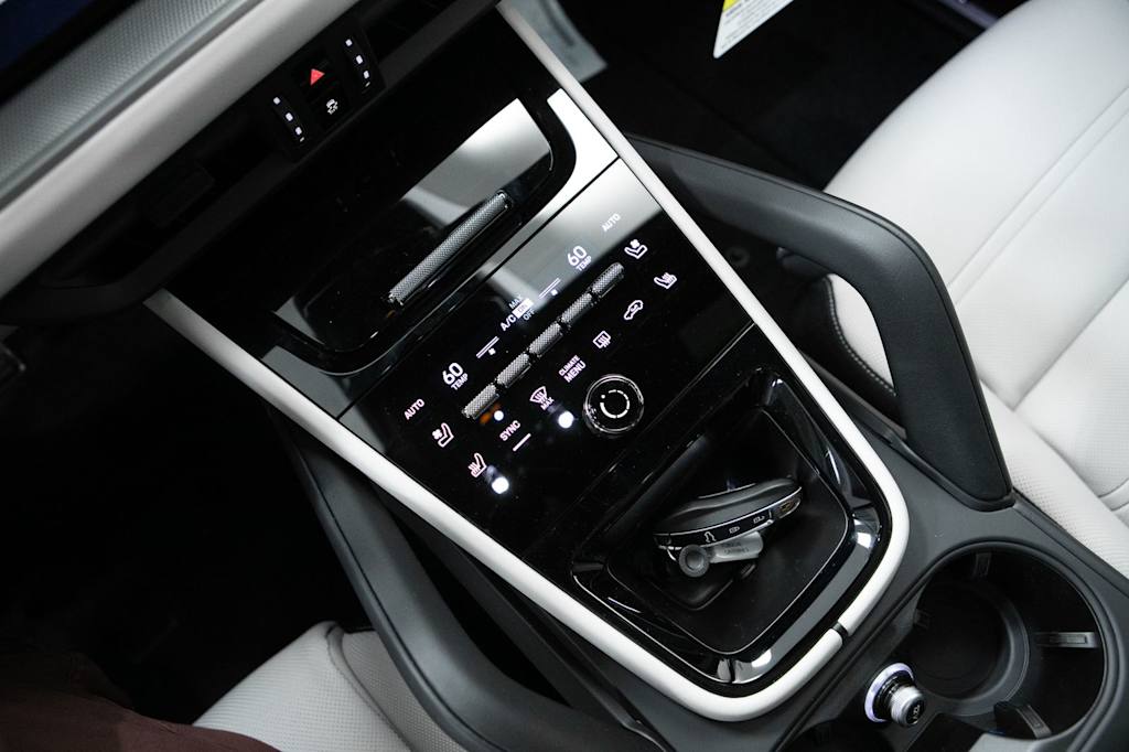 Thumbnail: 2026 Porsche Cayenne - 14