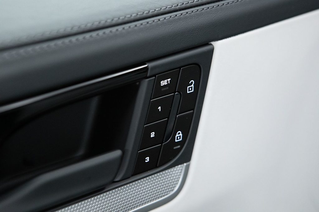 Thumbnail: 2026 Porsche Cayenne - 29