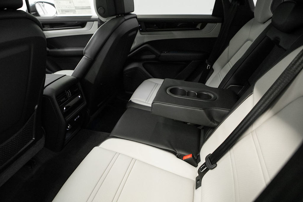 Thumbnail: 2026 Porsche Cayenne - 33