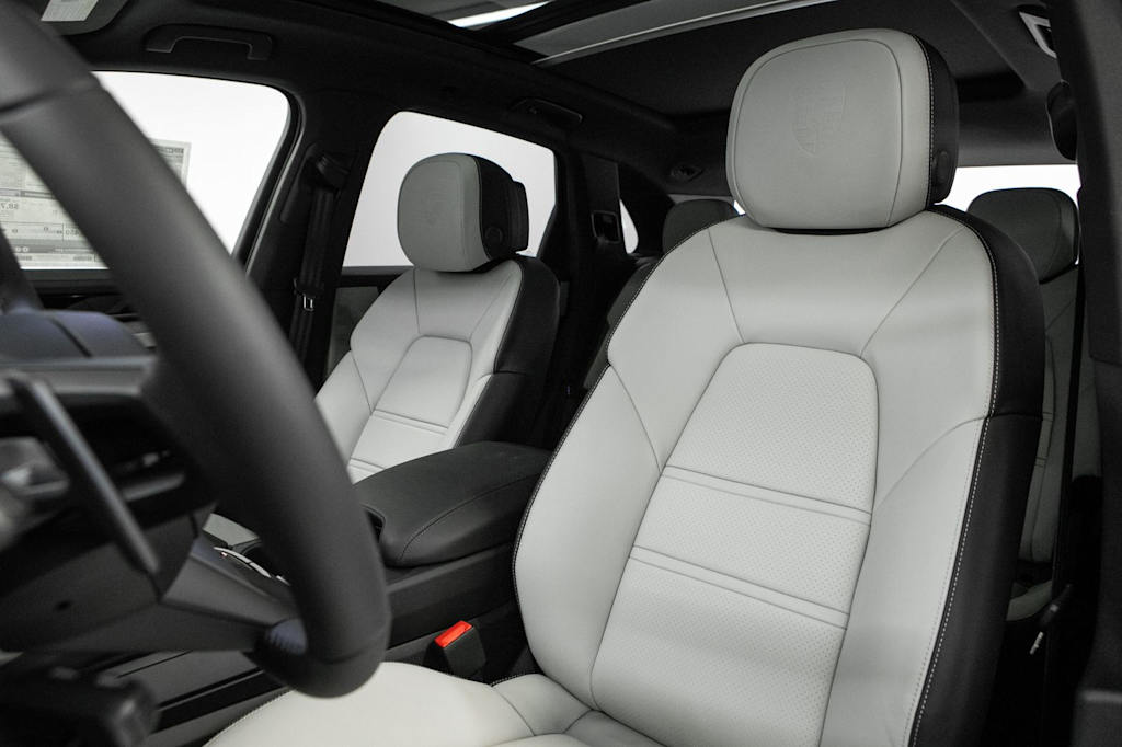 Thumbnail: 2026 Porsche Cayenne - 9