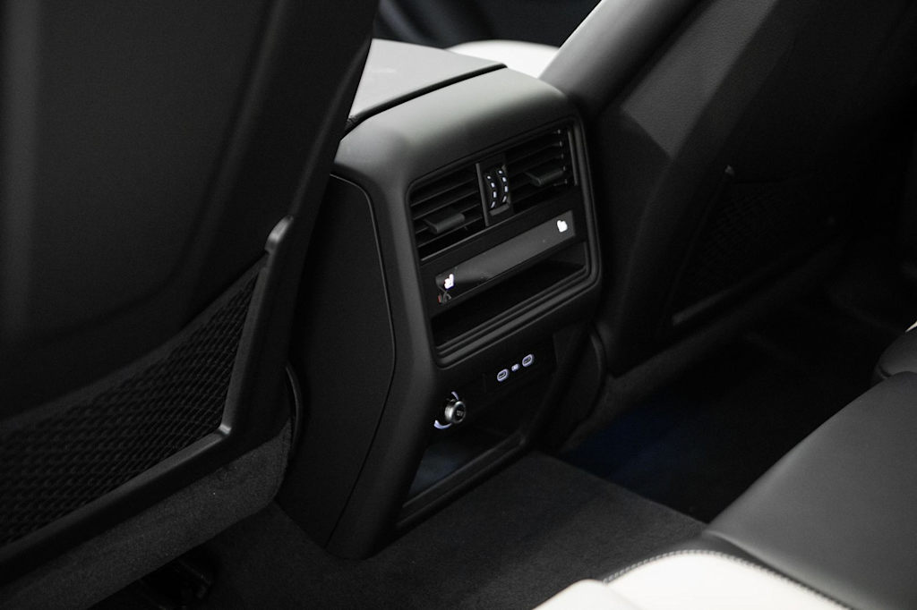 Thumbnail: 2026 Porsche Cayenne - 32
