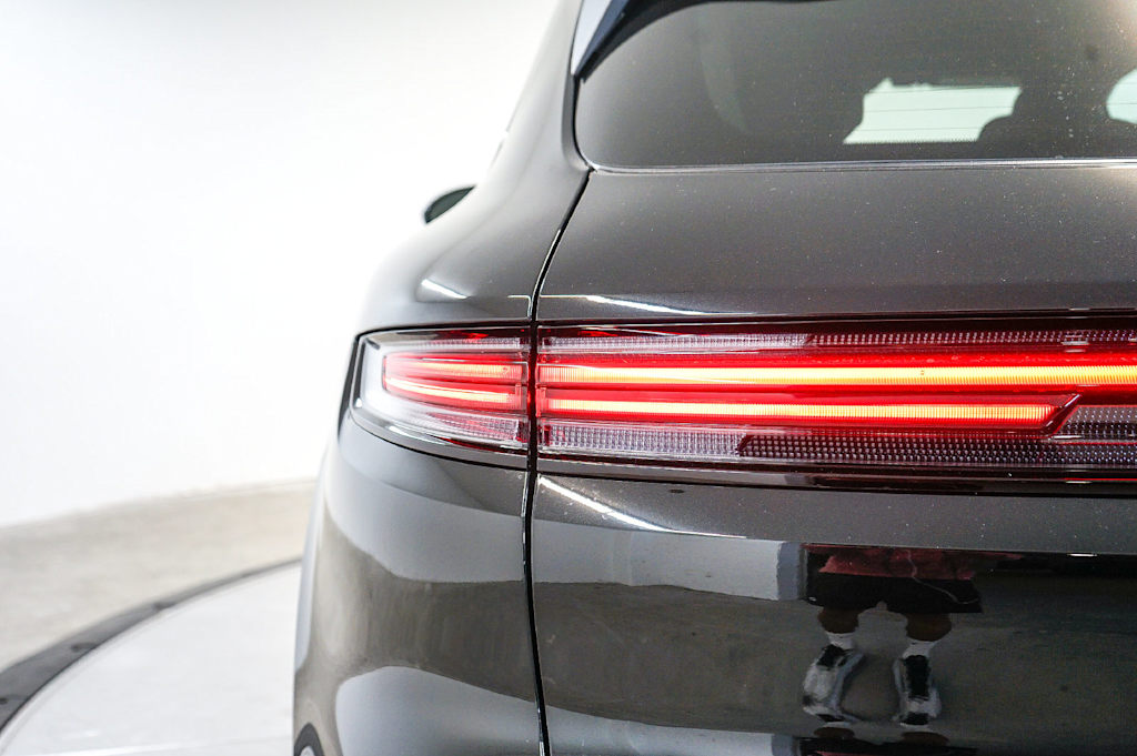 Thumbnail: 2026 Porsche Cayenne - 14