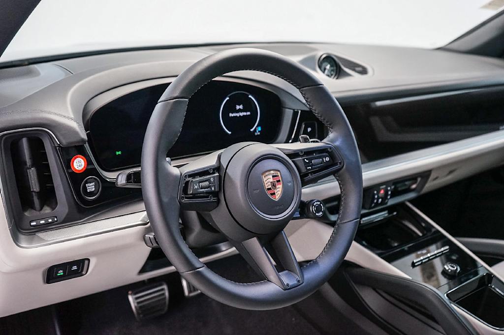 Thumbnail: 2026 Porsche Cayenne - 2