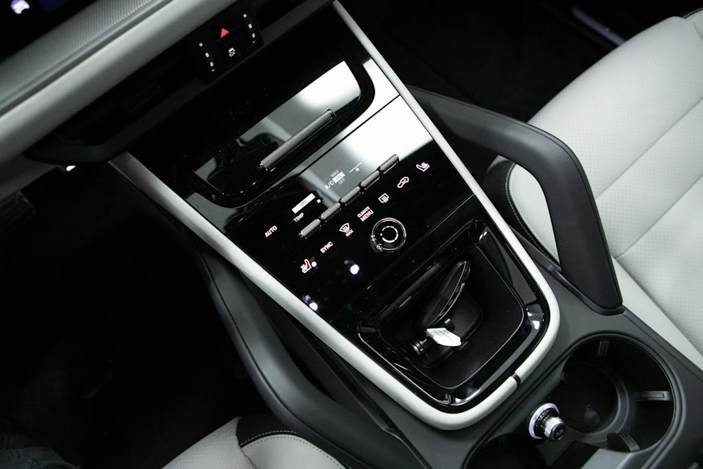 Thumbnail: 2026 Porsche Cayenne - 12