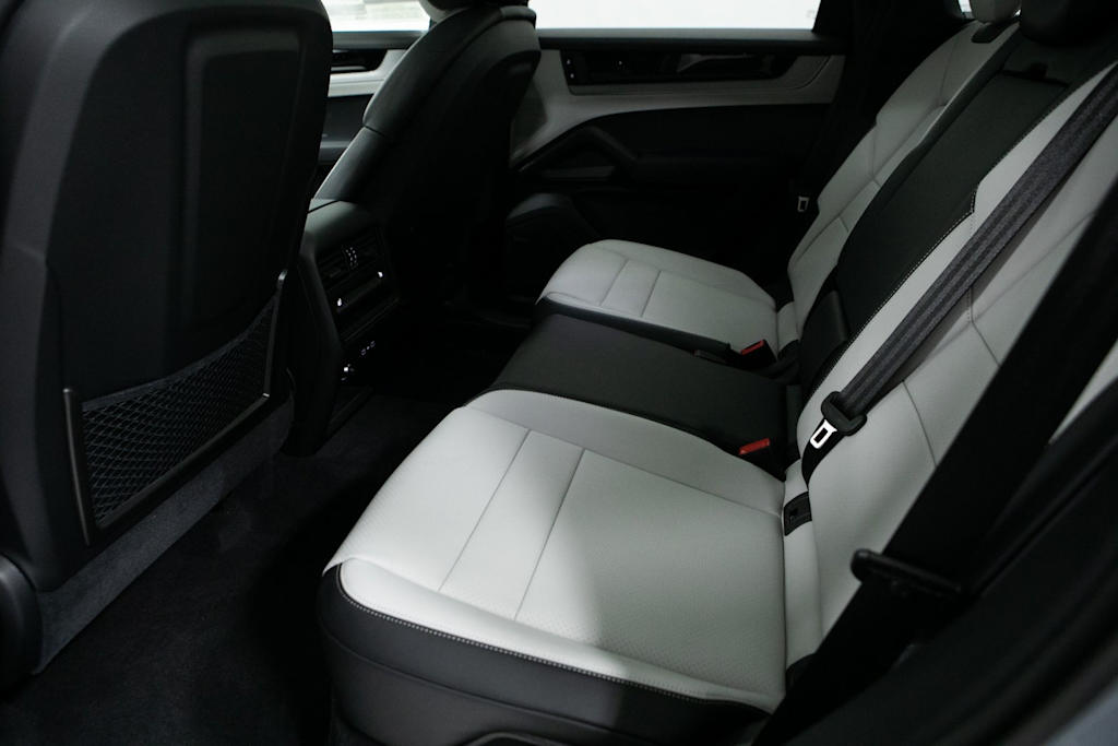 Thumbnail: 2026 Porsche Cayenne - 10