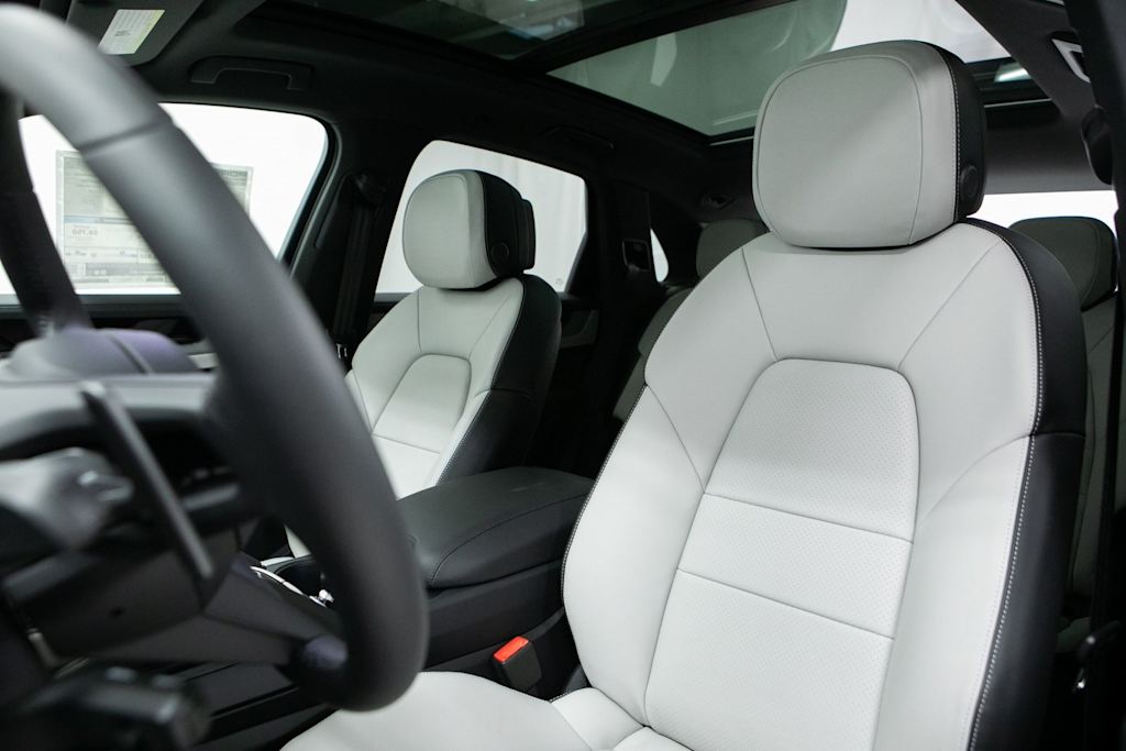 Thumbnail: 2026 Porsche Cayenne - 8