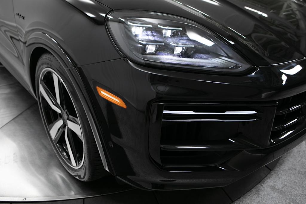 Thumbnail: 2026 Porsche Cayenne - 19
