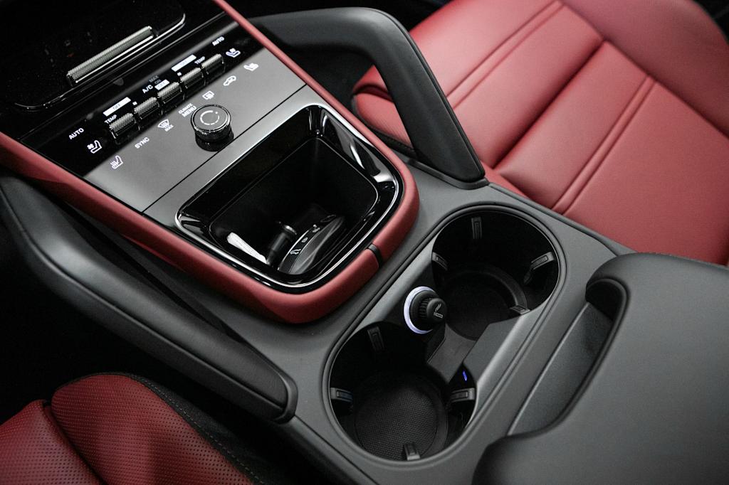 Thumbnail: 2026 Porsche Cayenne - 32