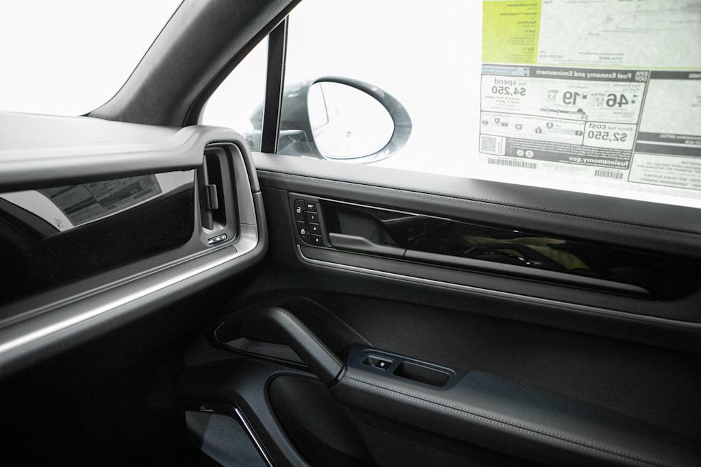 Thumbnail: 2026 Porsche Cayenne - 34