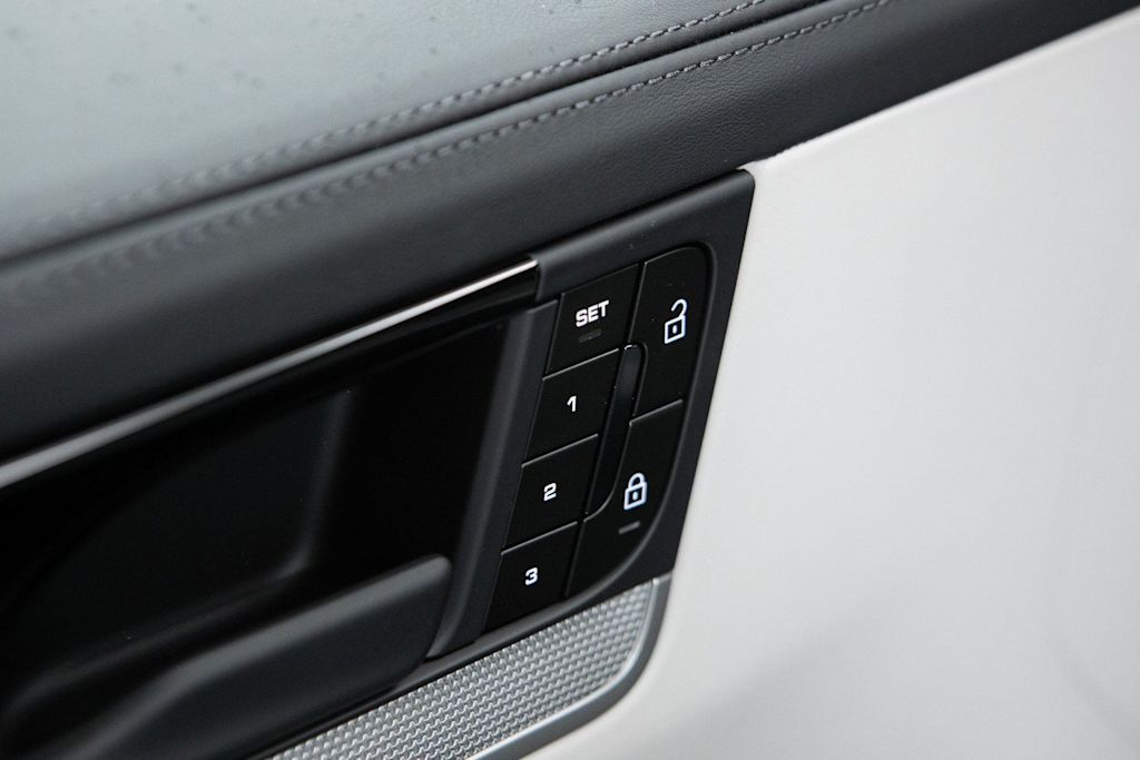 Thumbnail: 2026 Porsche Cayenne - 7