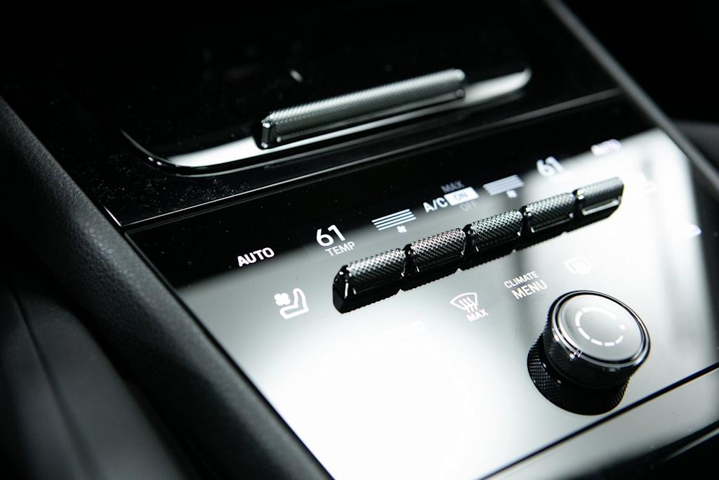 Thumbnail: 2026 Porsche Cayenne - 25