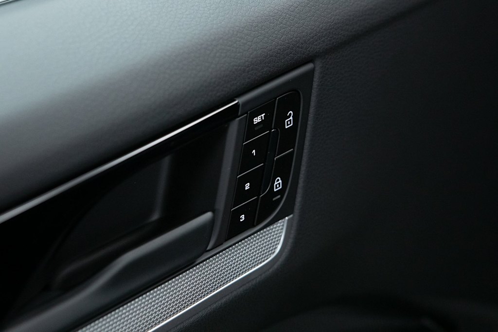 Thumbnail: 2026 Porsche Cayenne - 23