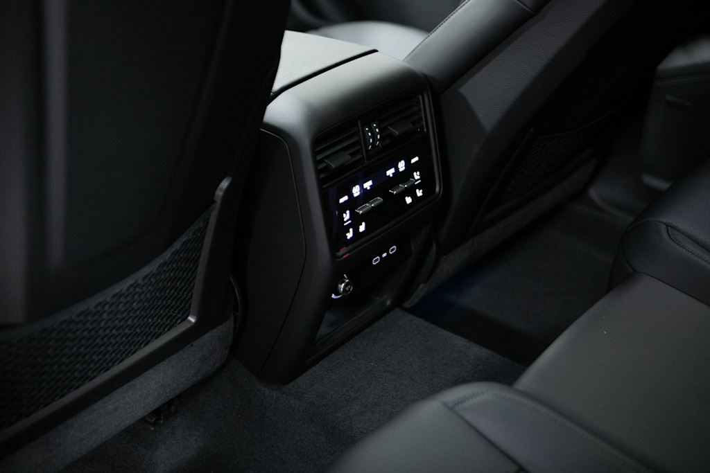 Thumbnail: 2026 Porsche Cayenne - 31