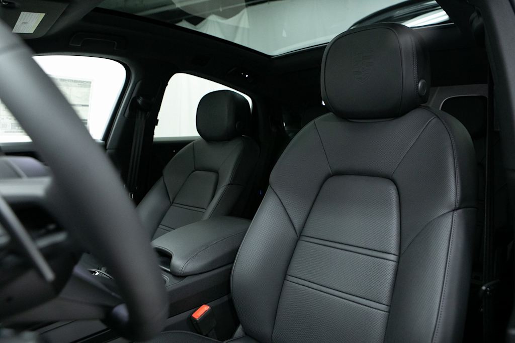 Thumbnail: 2026 Porsche Cayenne - 9