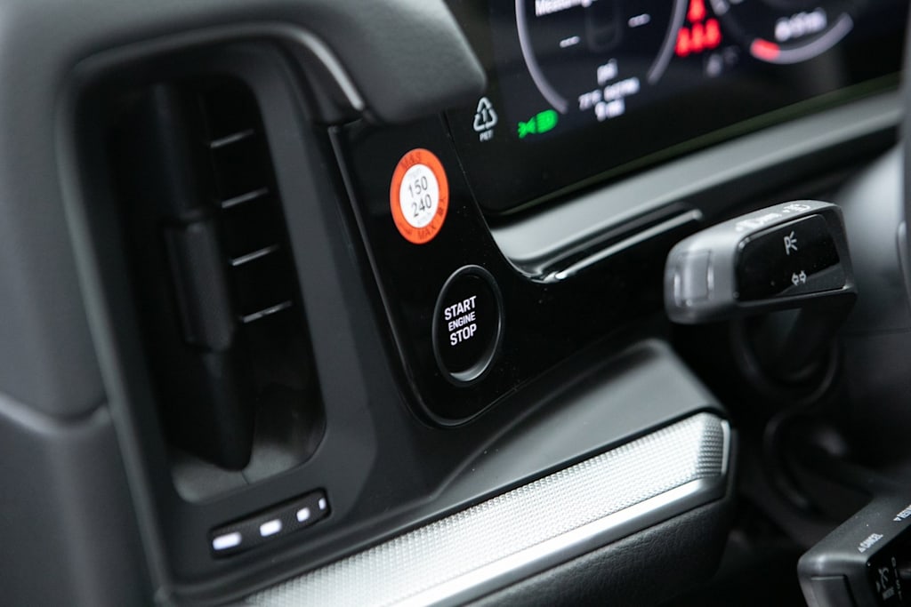 Thumbnail: 2026 Porsche Cayenne - 25