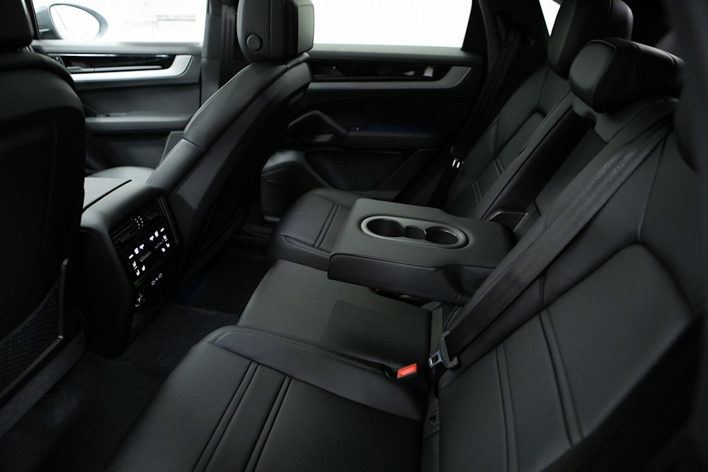 Thumbnail: 2026 Porsche Cayenne - 32