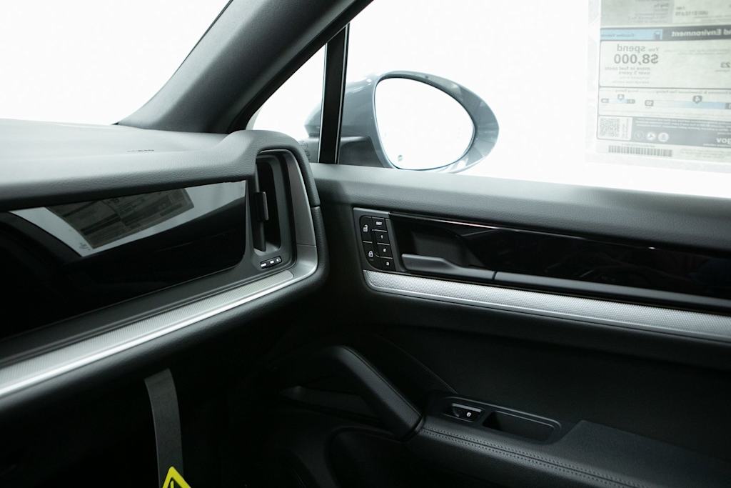 Thumbnail: 2026 Porsche Cayenne - 28