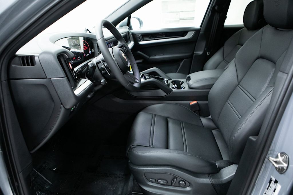 Thumbnail: 2026 Porsche Cayenne - 10