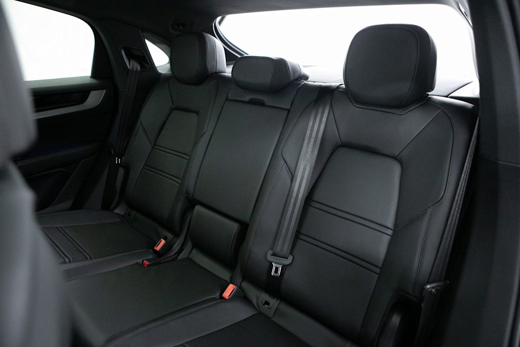 Thumbnail: 2026 Porsche Cayenne - 32