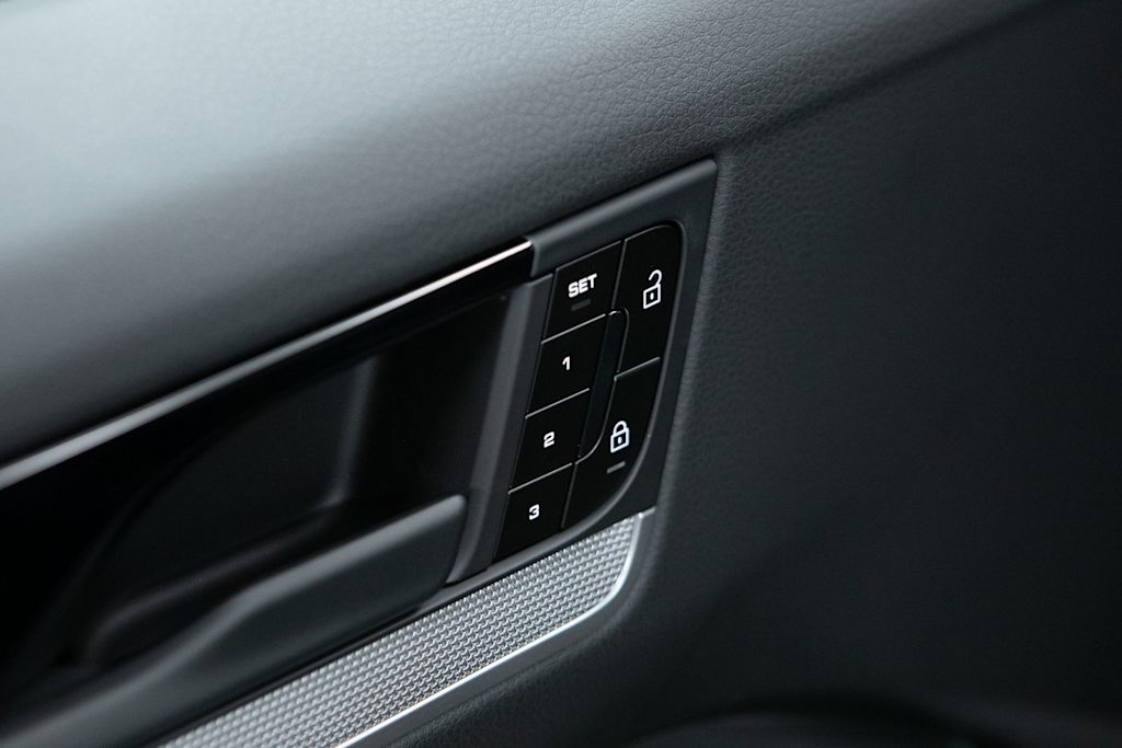 Thumbnail: 2026 Porsche Cayenne - 24