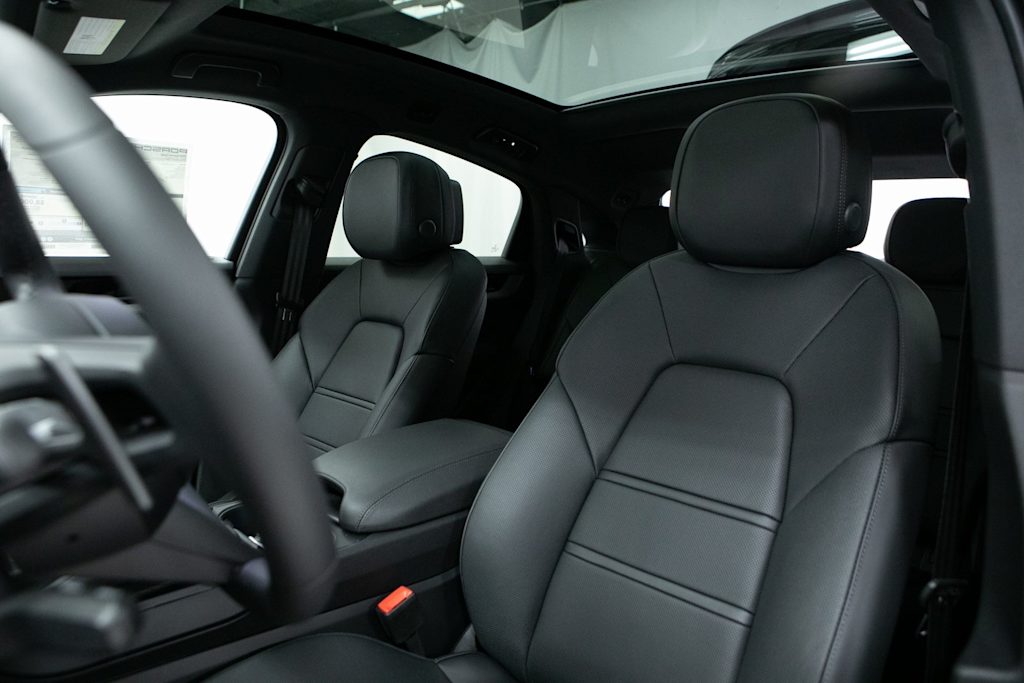 Thumbnail: 2026 Porsche Cayenne - 9