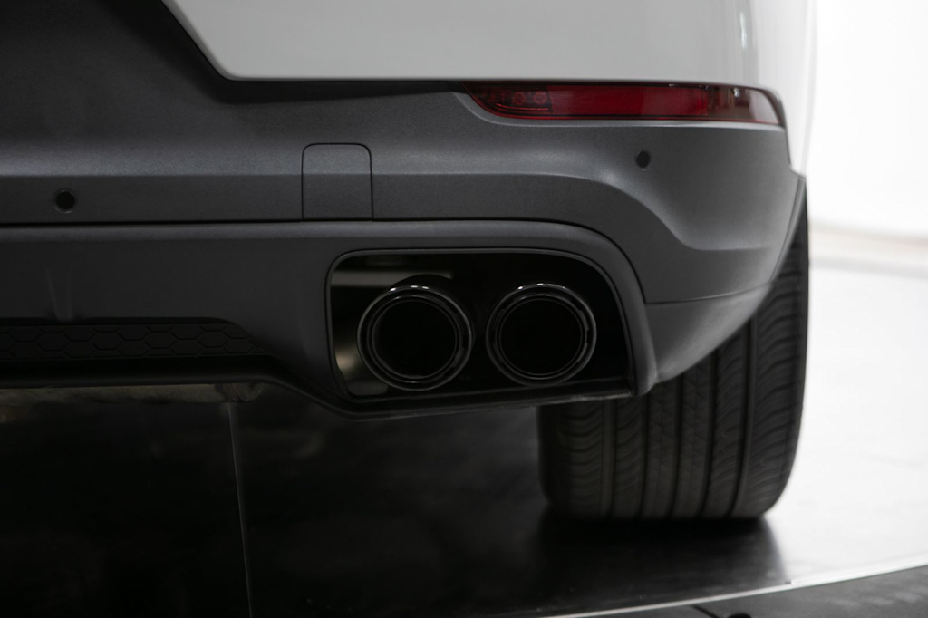 Thumbnail: 2023 Porsche Cayenne - 25
