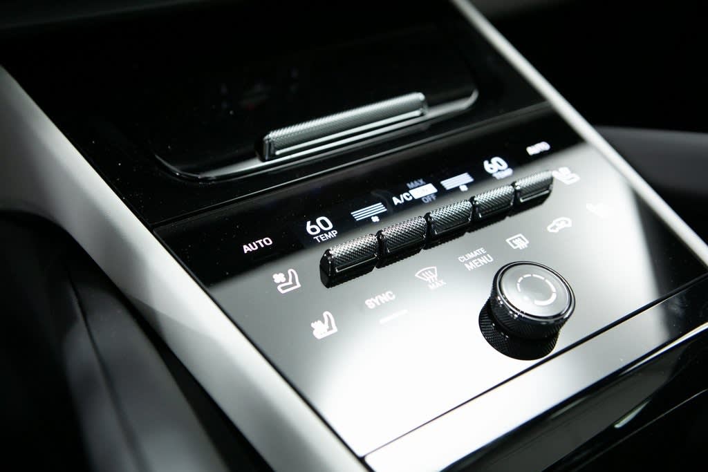 Thumbnail: 2026 Porsche Cayenne - 24