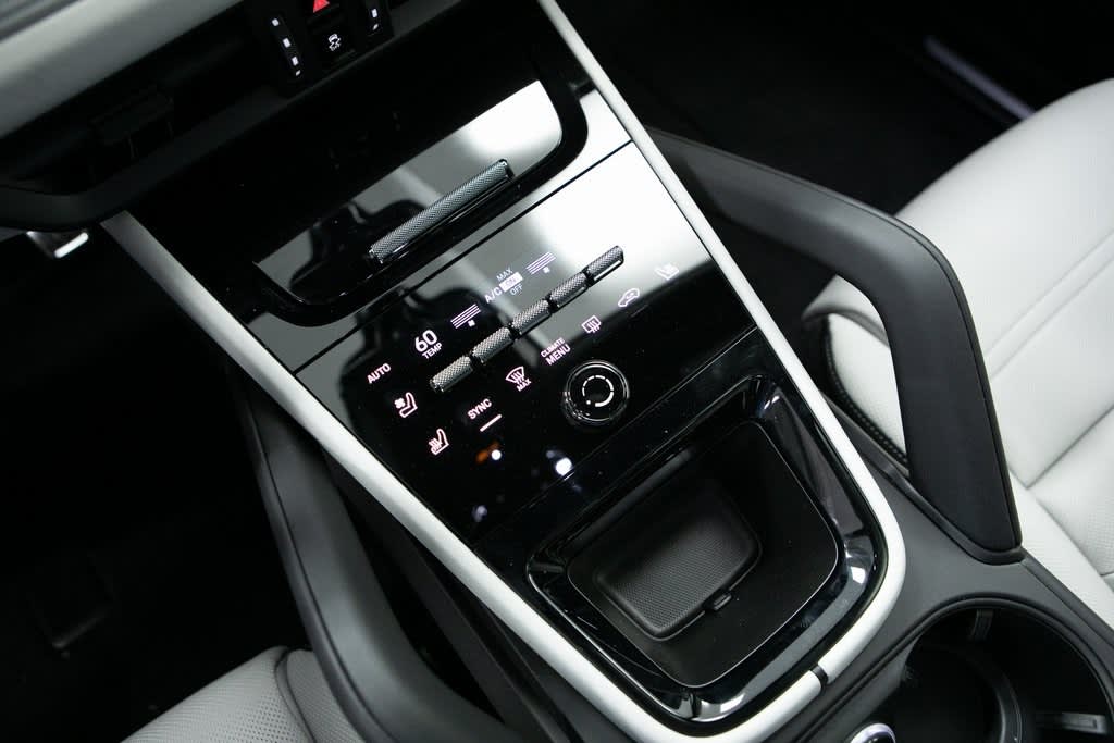 Thumbnail: 2026 Porsche Cayenne - 13