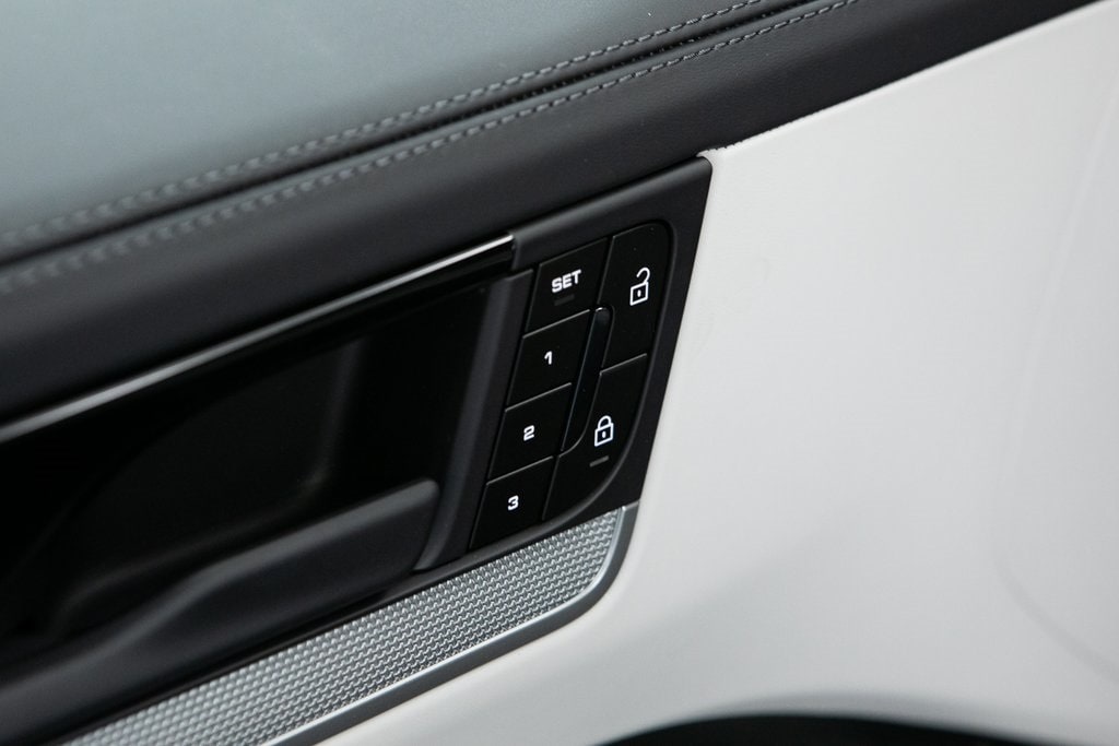 Thumbnail: 2026 Porsche Cayenne - 22