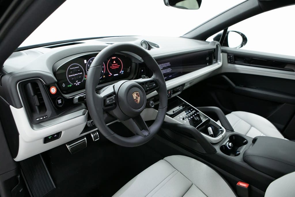 Thumbnail: 2026 Porsche Cayenne - 2