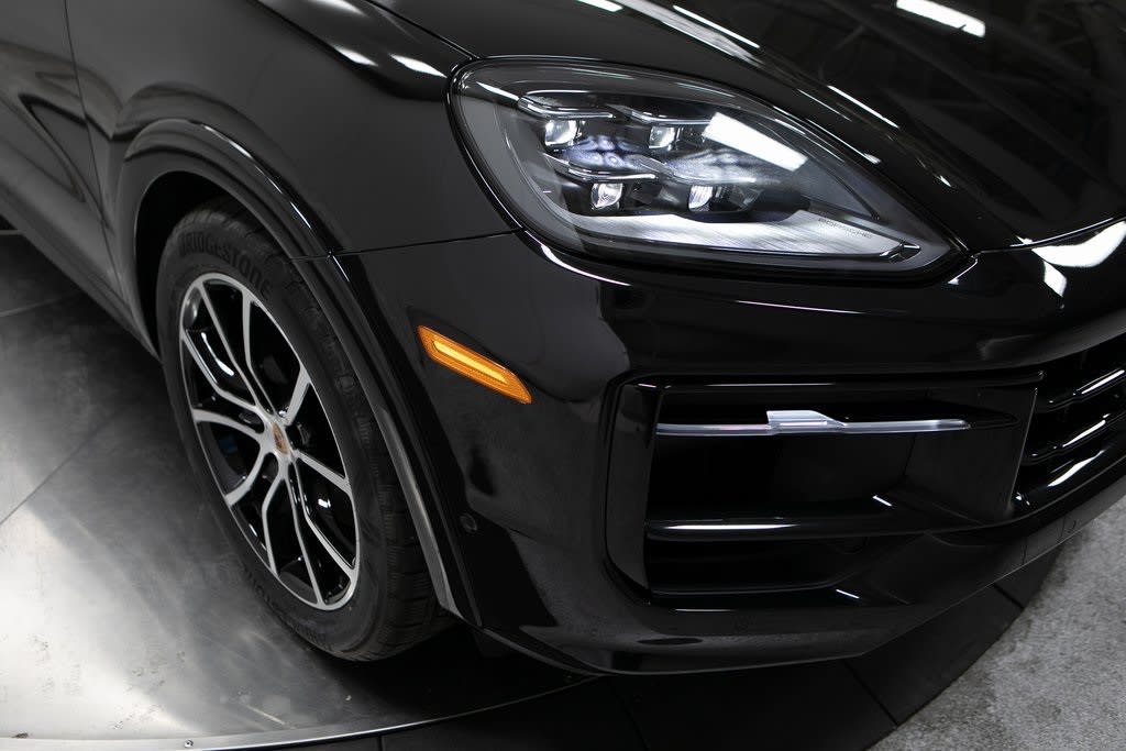 Thumbnail: 2026 Porsche Cayenne - 6