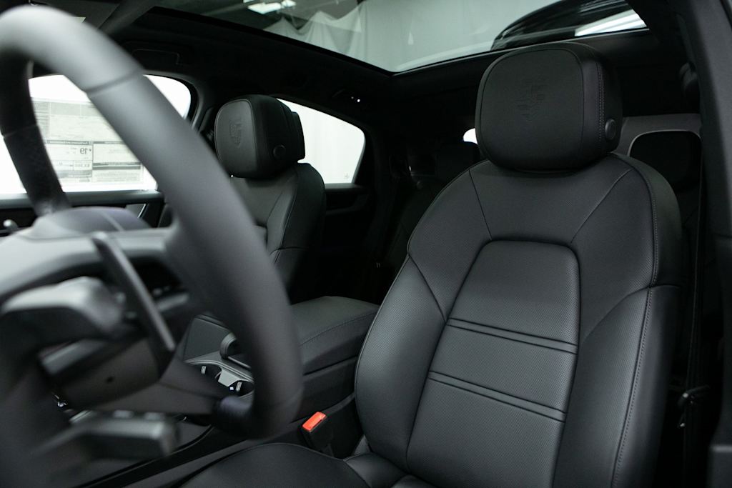 Thumbnail: 2026 Porsche Cayenne - 10