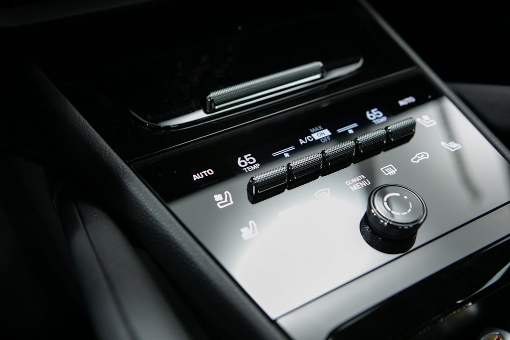 Thumbnail: 2026 Porsche Cayenne - 25