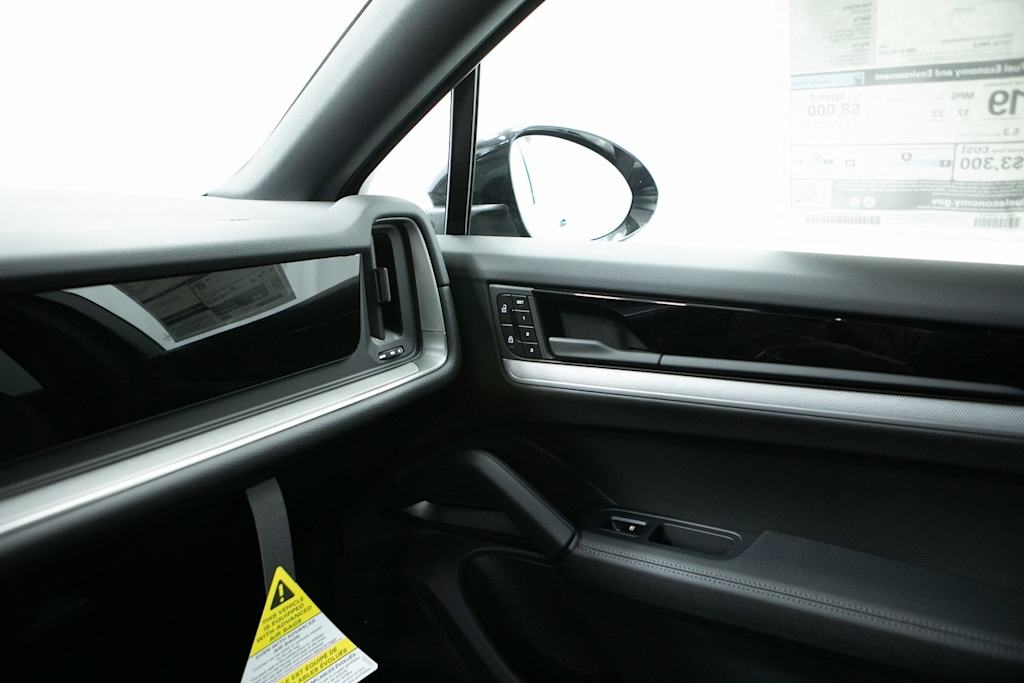 Thumbnail: 2026 Porsche Cayenne - 28