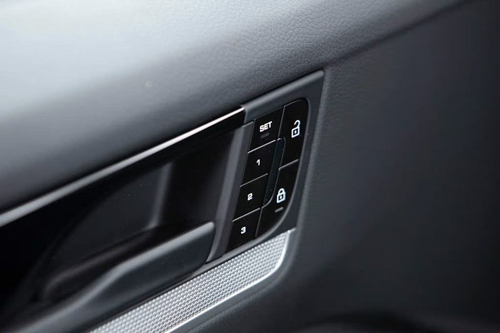 Thumbnail: 2026 Porsche Cayenne - 27