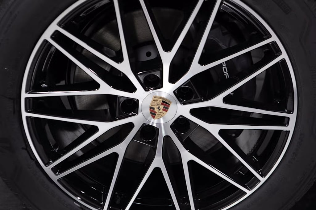 Thumbnail: 2026 Porsche Cayenne - 8